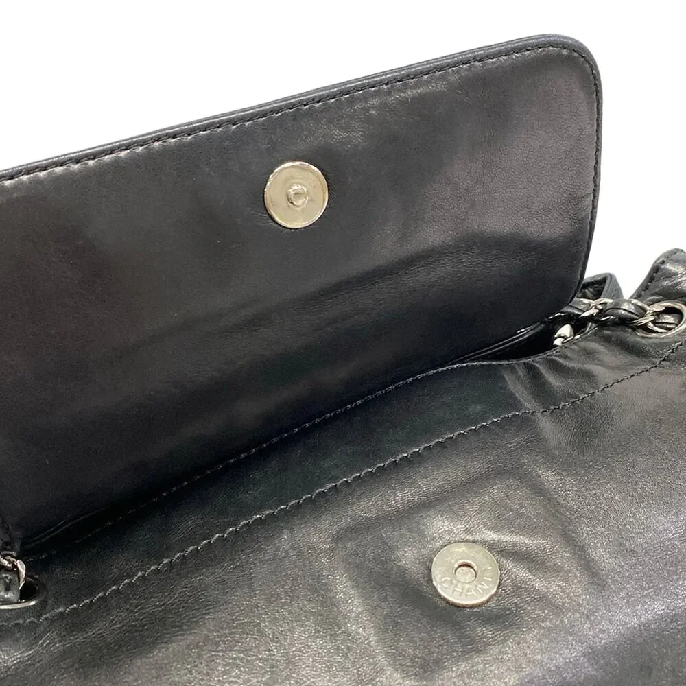 CHANEL shoulder bag
